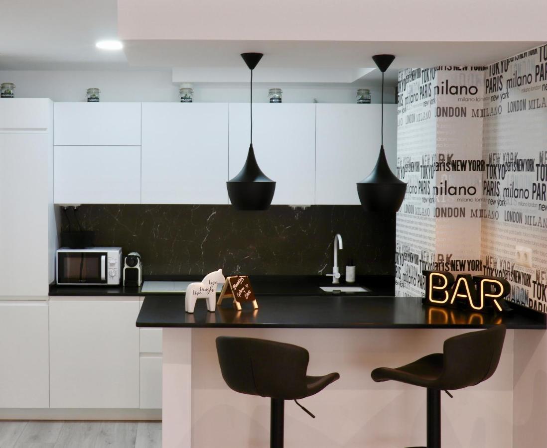 Black And White Suitte "Plaza" نوخا المظهر الخارجي الصورة